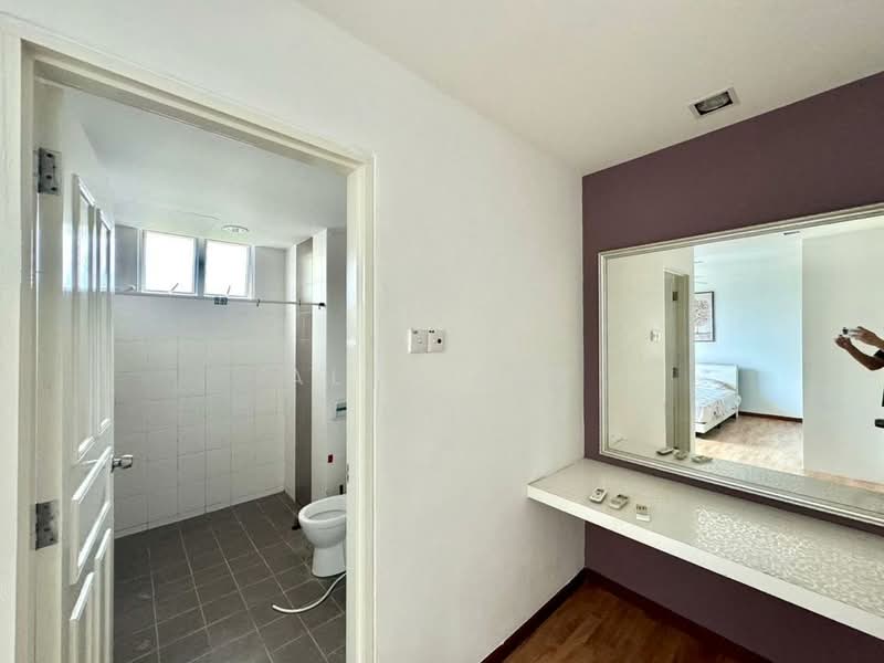 Kondominium untuk Disewa di The Waterfront Condominium - Alex Lim - Bathroom - PropertyGuru.com.my