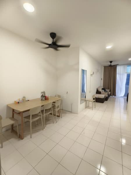Pangsapuri untuk Disewa di Taman Sentosa Apartment (Kuching) - Thomas Tong - Dining Room - PropertyGuru.com.my