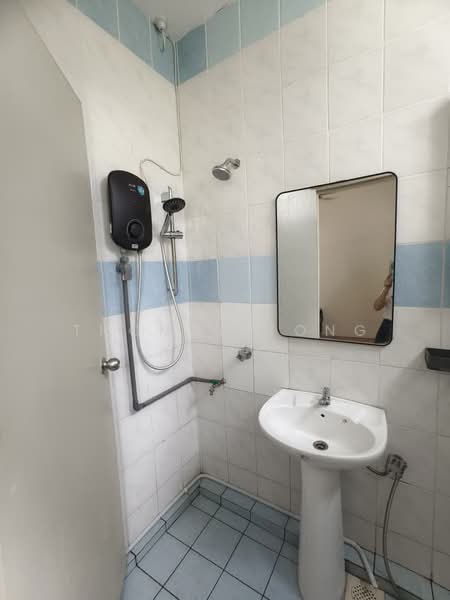 Pangsapuri untuk Disewa di Taman Sentosa Apartment (Kuching) - Thomas Tong - Bathroom - PropertyGuru.com.my