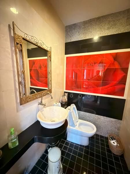 Bungalow for Sale in Bukit Ledang (Damansara Heights) - Hugo Gooi - Bathroom - PropertyGuru.com.my