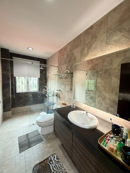 Bungalow for Sale in Bukit Ledang (Damansara Heights) - Hugo Gooi - Bathroom - PropertyGuru.com.my