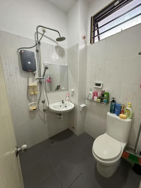 2-storey Terraced House for Sale in Skudai (Johor) - Sharon Ng - Bathroom - PropertyGuru.com.my