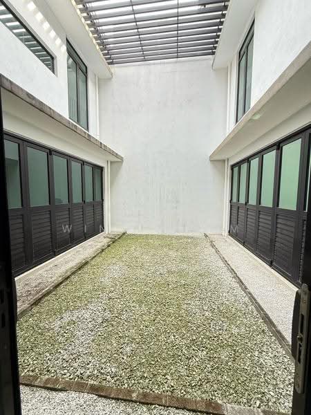 Rumah Teres 2-Tingkat untuk Dijual di Taman Bukit Subang (Shah Alam) - Winson Tam - Exterior - PropertyGuru.com.my