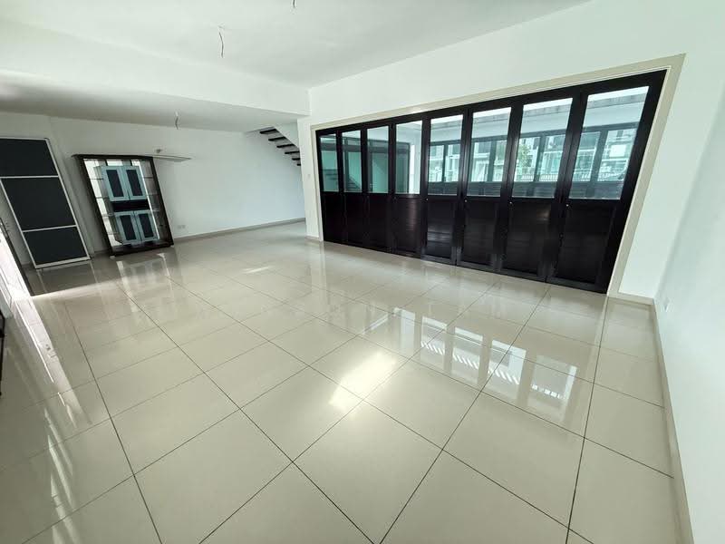 Rumah Teres 2-Tingkat untuk Dijual di Taman Bukit Subang (Shah Alam) - Winson Tam - Living Room - PropertyGuru.com.my