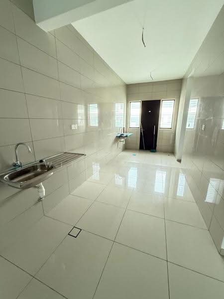 Rumah Teres 2-Tingkat untuk Dijual di Taman Bukit Subang (Shah Alam) - Winson Tam - Kitchen - PropertyGuru.com.my