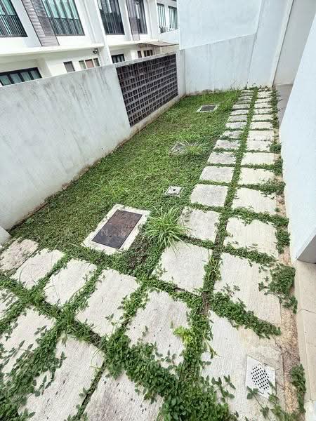 Rumah Teres 2-Tingkat untuk Dijual di Taman Bukit Subang (Shah Alam) - Winson Tam - Exterior - PropertyGuru.com.my
