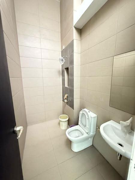 Rumah Teres 2-Tingkat untuk Dijual di Taman Bukit Subang (Shah Alam) - Winson Tam - Bathroom - PropertyGuru.com.my