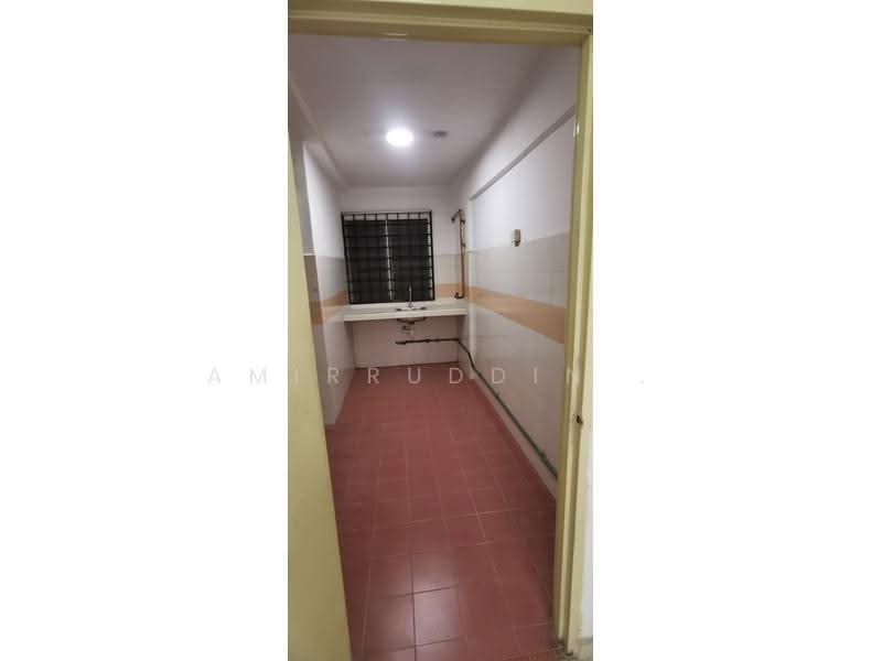 Pangsapuri untuk Disewa di Putra Damai - Amirruddin . - Kitchen - PropertyGuru.com.my