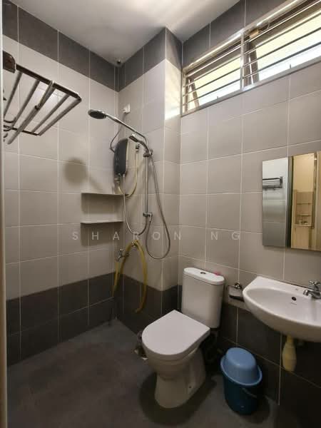 Cluster House for Sale in Taman Sutera Utama (Skudai) - Sharon Ng - Bathroom - PropertyGuru.com.my