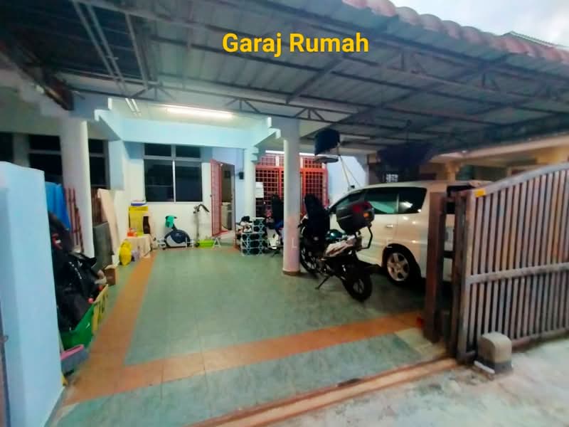 Rumah Teres 2-Tingkat untuk Dijual di Segamat (Johor) - Shanel Tee - Car Park - PropertyGuru.com.my