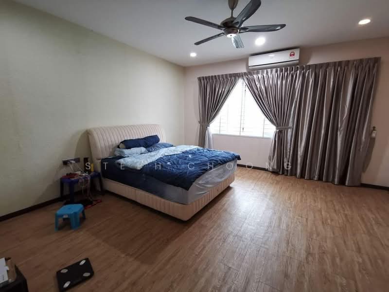 Semi-Detached House for Rent in Taman Pelangi (Johor Bahru) - Steph Choong - Bedroom - PropertyGuru.com.my