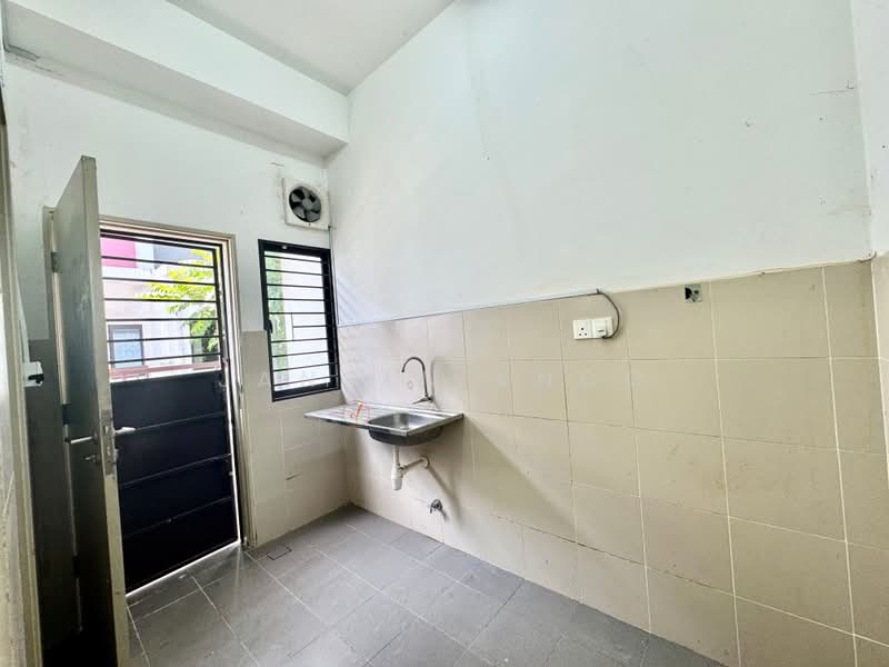 2-storey Terraced House for Rent in Bandar Bukit Raja (Klang) - Jansen Khoo - Kitchen - PropertyGuru.com.my