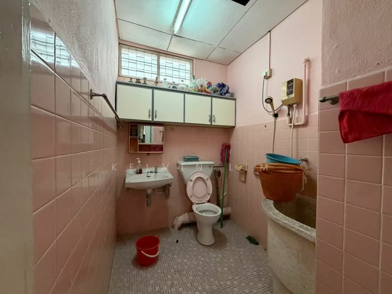 2-storey Terraced House for Sale in Island Glades (Jelutong) - Kelvin Lim - PropertyGuru.com.my
