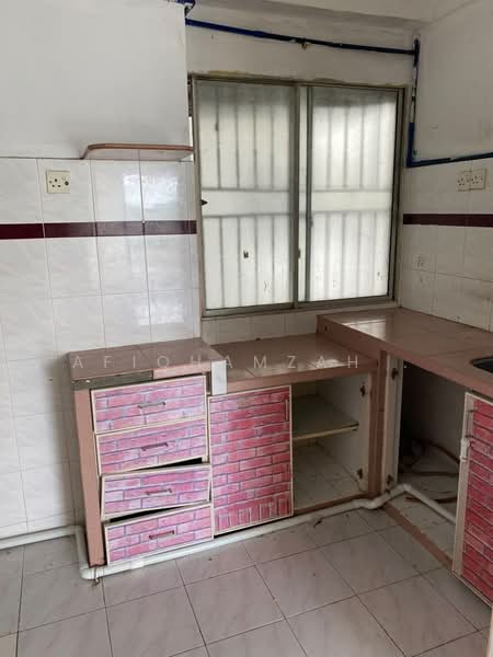 Pangsapuri untuk Disewa di Saujana Heights Apartments - AfiqHamzah . - Kitchen - PropertyGuru.com.my