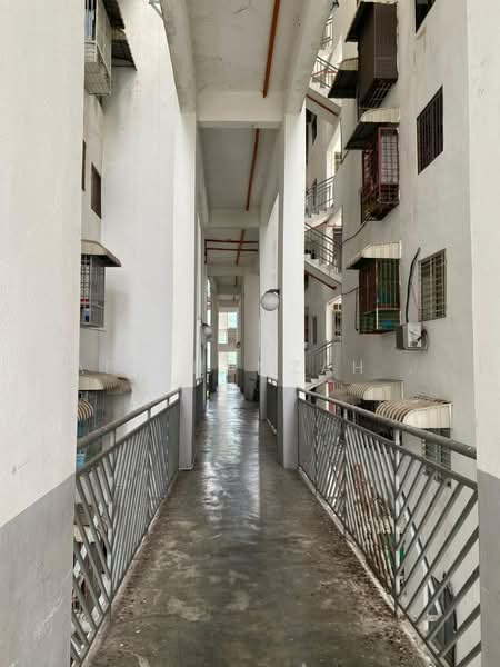 Pangsapuri untuk Disewa di Saujana Heights Apartments - AfiqHamzah . - Corridor - PropertyGuru.com.my