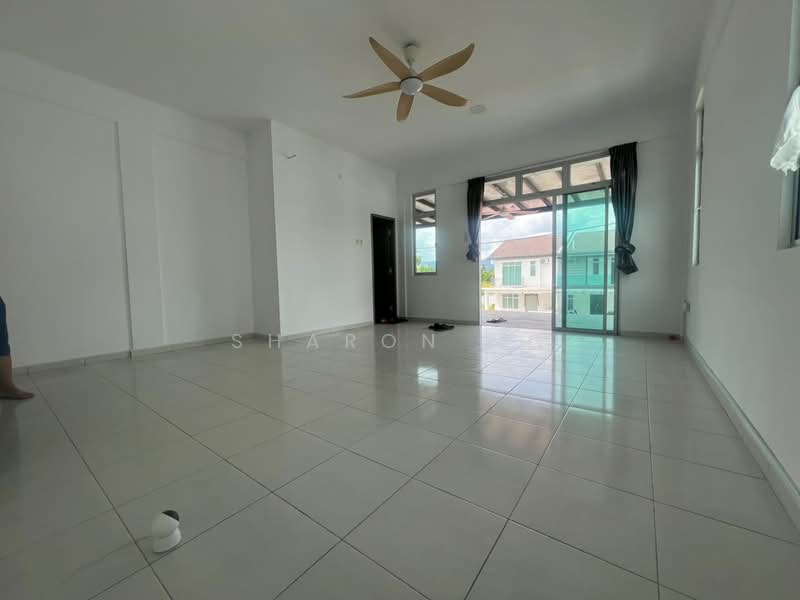 Cluster House for Sale in Taman Pulai Mutiara (Iskandar Puteri (Nusajaya)) - Sharon Ng - Living Room - PropertyGuru.com.my