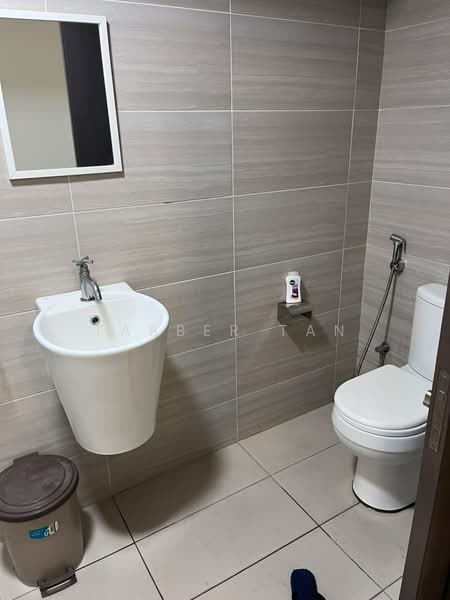 Pejabat untuk Disewa di KL City Centre (Kuala Lumpur) - Tabber Tan - Bathroom - PropertyGuru.com.my