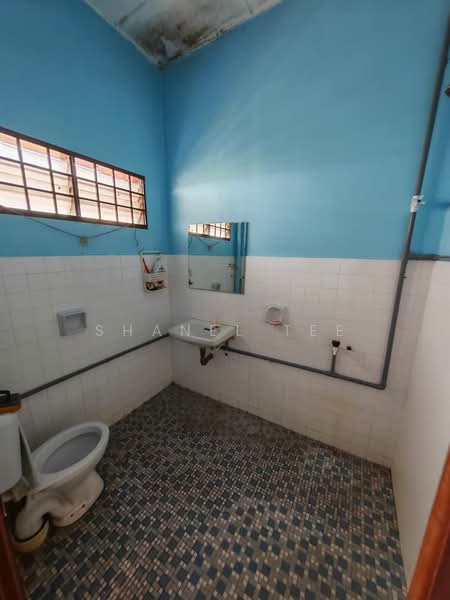 Rumah Teres 2-Tingkat untuk Dijual di Taman Segar (Segamat) - Shanel Tee - Bathroom - PropertyGuru.com.my