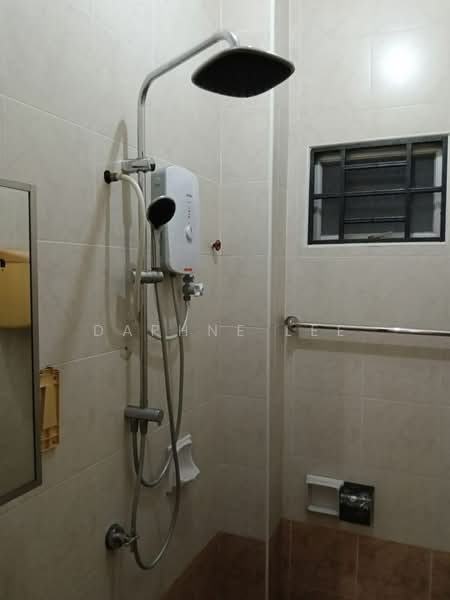 Rumah Teres 1-Tingkat untuk Disewa di Taman Setia Indah (Tebrau) - Daphne Lee - Bathroom - PropertyGuru.com.my