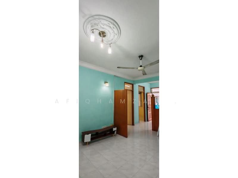 Pangsapuri untuk Disewa di Taman Jubilee Phase 3 - AfiqHamzah . - Living Room - PropertyGuru.com.my