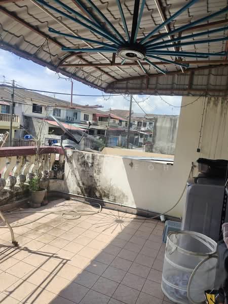 2-storey Terraced House for Sale in Taman Desa Cemerlang (Ulu Tiram) - Sean Yeoh - Balcony - PropertyGuru.com.my