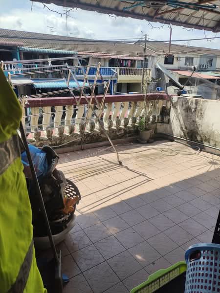 2-storey Terraced House for Sale in Taman Desa Cemerlang (Ulu Tiram) - Sean Yeoh - Balcony - PropertyGuru.com.my