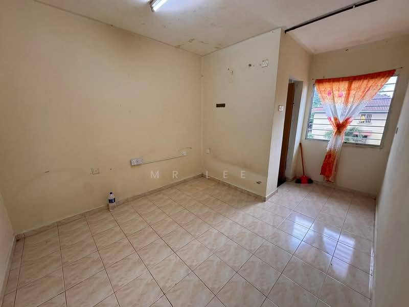 Pangsapuri untuk Dijual di Permai Lake View Apartment - Mr Lee - Interior - PropertyGuru.com.my