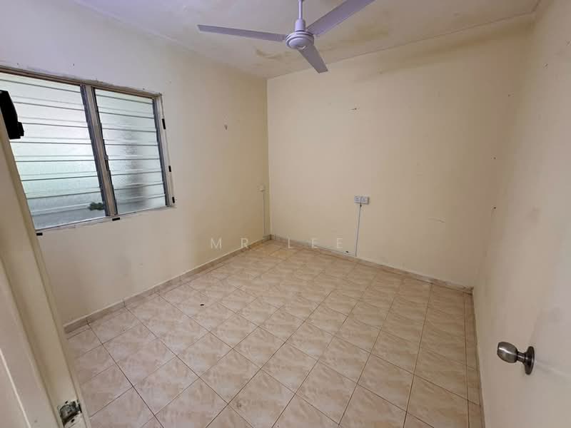 Pangsapuri untuk Dijual di Permai Lake View Apartment - Mr Lee - Interior - PropertyGuru.com.my
