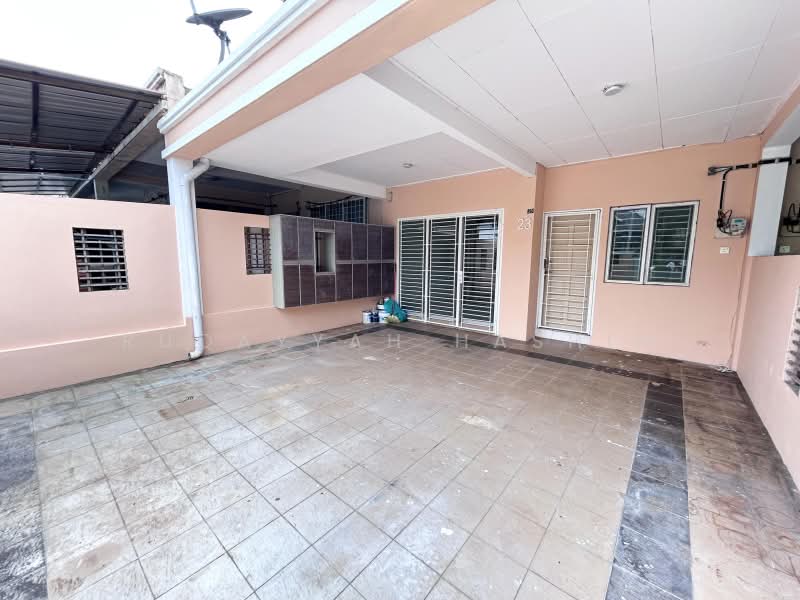 2-storey Terraced House for Rent in Kajang (Selangor) - Ruqayyah Hashim - Exterior - PropertyGuru.com.my