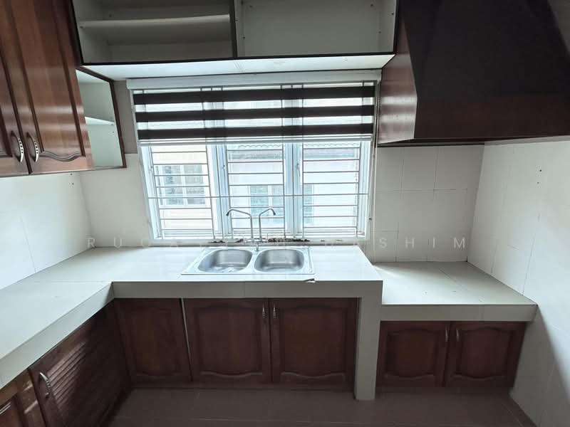 2-storey Terraced House for Rent in Kajang (Selangor) - Ruqayyah Hashim - Kitchen - PropertyGuru.com.my