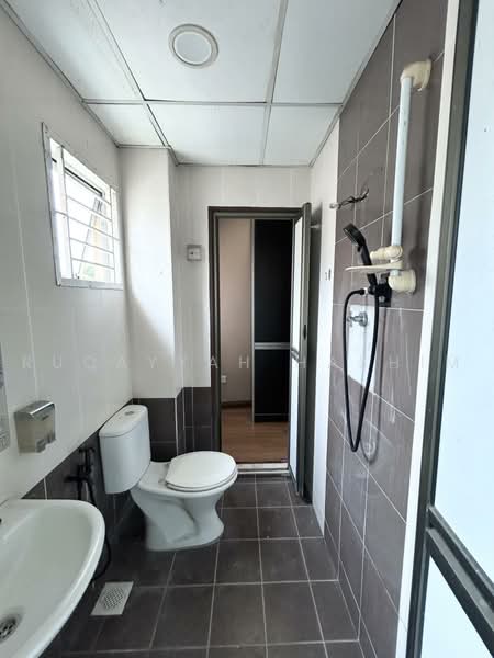 2-storey Terraced House for Rent in Kajang (Selangor) - Ruqayyah Hashim - Bathroom - PropertyGuru.com.my