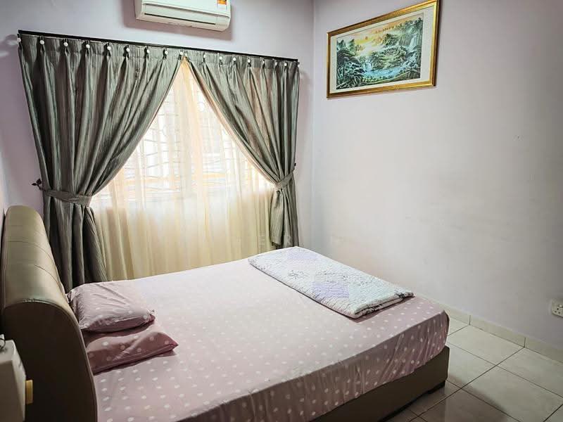 2-storey Terraced House for Sale in Setia Indah (Setia Alam) - Roger Ng - Bedroom - PropertyGuru.com.my