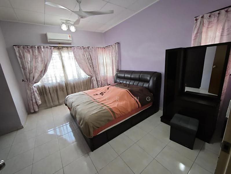 2-storey Terraced House for Sale in Setia Indah (Setia Alam) - Roger Ng - Bedroom - PropertyGuru.com.my