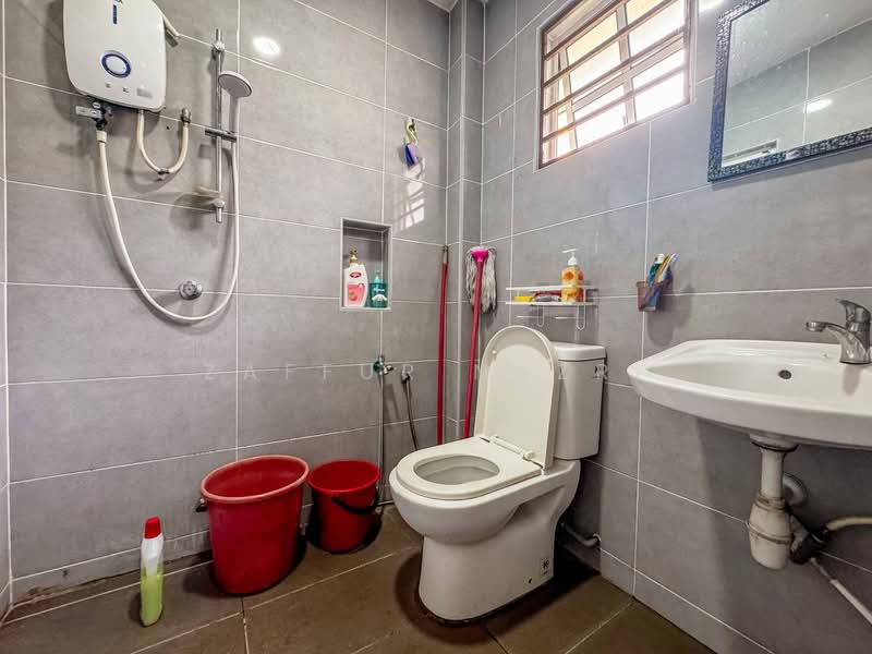 Rumah Teres 2-Tingkat untuk Dijual di Bandar Putra Permai (Seri Kembangan) - Zaffur Nazri - PropertyGuru.com.my