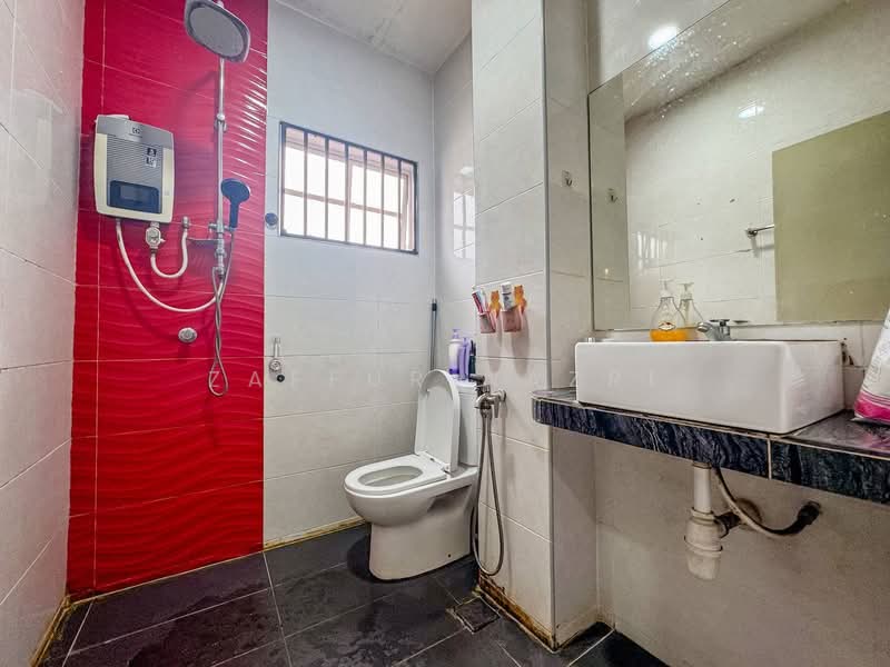 Rumah Teres 2-Tingkat untuk Dijual di Bandar Putra Permai (Seri Kembangan) - Zaffur Nazri - PropertyGuru.com.my