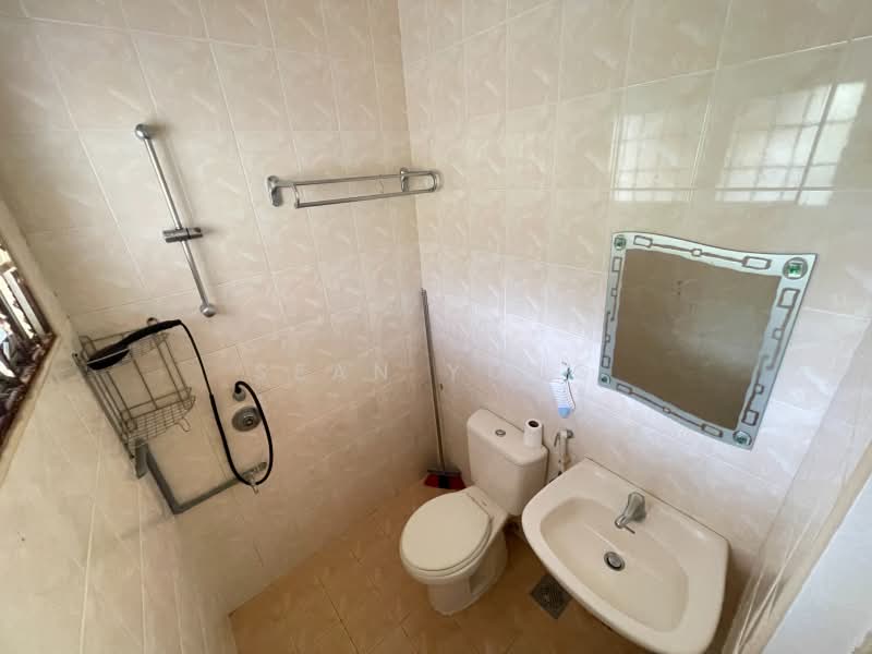 Rumah Teres 2-Tingkat untuk Dijual di Taman Bukit Idaman (Selayang) - Sean Yong - Bathroom - PropertyGuru.com.my