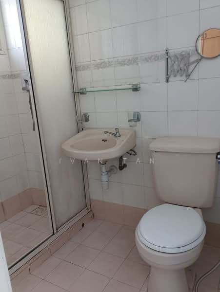 Rumah Teres 2-Tingkat untuk Disewa di Bandar Sri Damansara (Selangor) - Ivan Tan - Bathroom - PropertyGuru.com.my