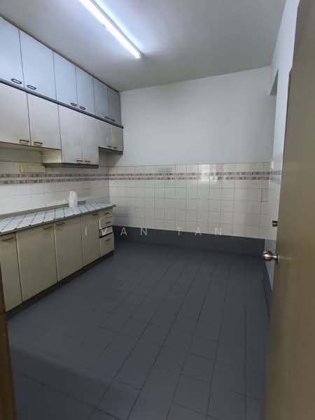 Rumah Teres 2-Tingkat untuk Disewa di Bandar Sri Damansara (Selangor) - Ivan Tan - Kitchen - PropertyGuru.com.my