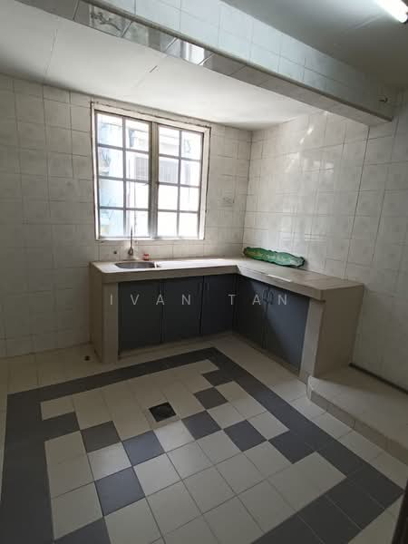 Rumah Teres 2-Tingkat untuk Disewa di Bandar Sri Damansara (Selangor) - Ivan Tan - Kitchen - PropertyGuru.com.my