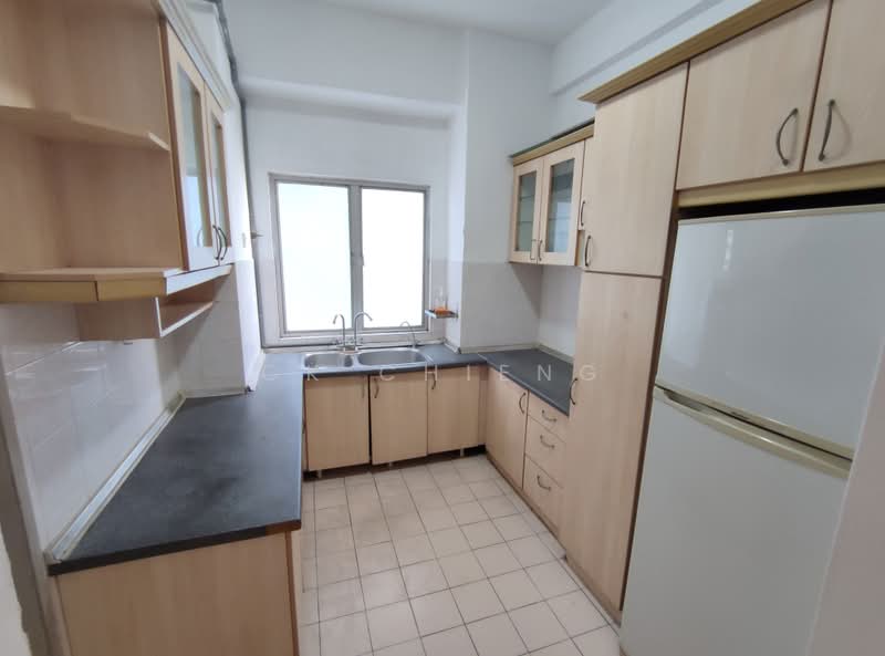 Kondominium untuk Disewa di Ridzuan Condominium - CK Chieng - Kitchen - PropertyGuru.com.my