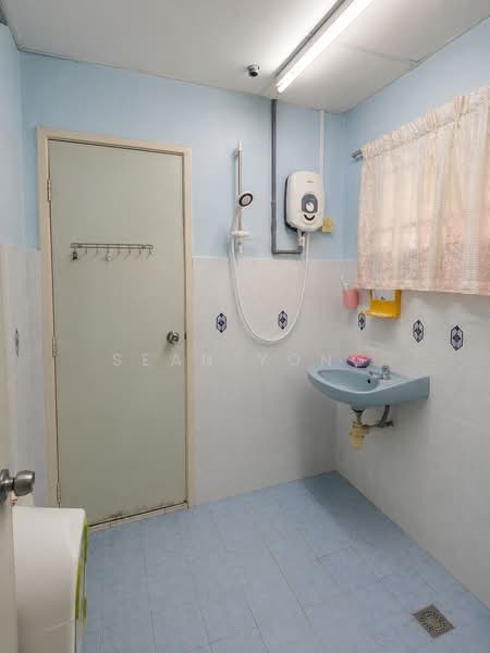 Rumah Teres 2-Tingkat untuk Dijual di Taman Impian Indah (Sungai Buloh) - Sean Yong - Bathroom - PropertyGuru.com.my