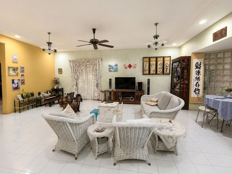 Rumah Teres 2-Tingkat untuk Dijual di Taman Impian Indah (Sungai Buloh) - Sean Yong - Living Room - PropertyGuru.com.my