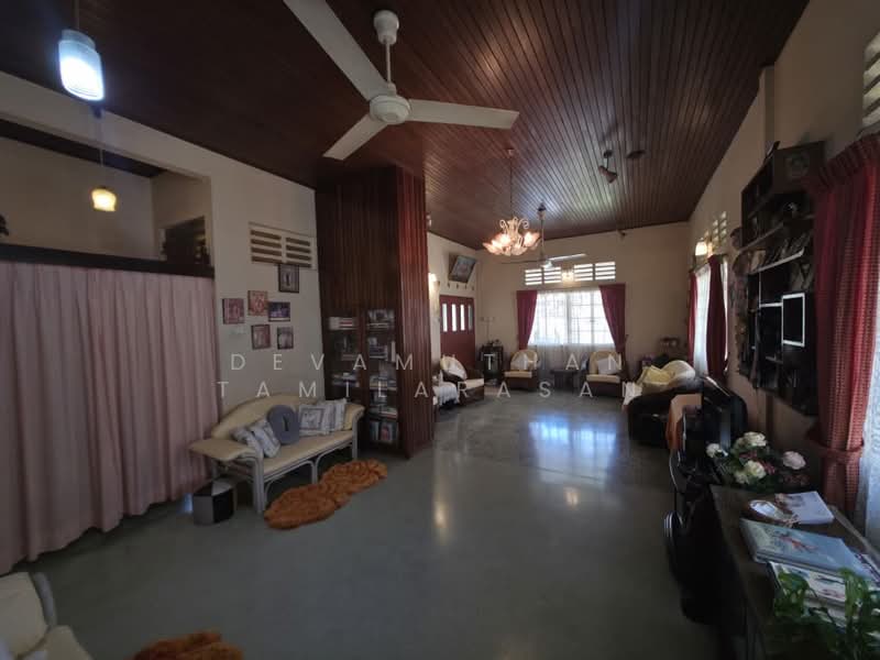 Rumah Banglo untuk Dijual di Seksyen 11 (Petaling Jaya) - Devamuthan Tamilarasan - Living Room - PropertyGuru.com.my