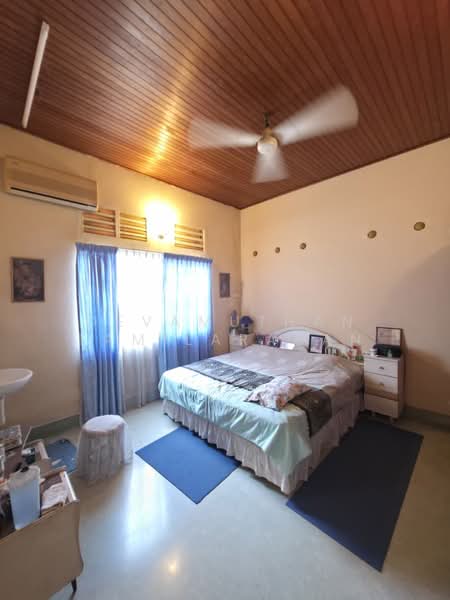 Rumah Banglo untuk Dijual di Seksyen 11 (Petaling Jaya) - Devamuthan Tamilarasan - Bedroom - PropertyGuru.com.my