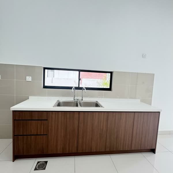 Semi-Detached House for Sale in Bandar Gamuda Gardens (Rawang) - Jennifer Teo - Kitchen - PropertyGuru.com.my