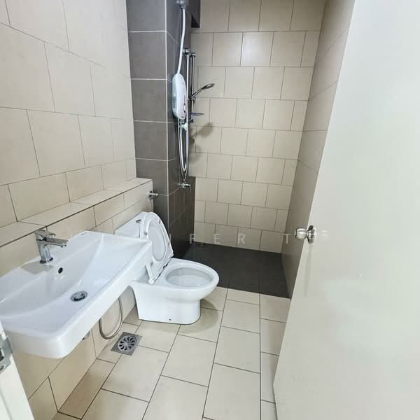 Semi-Detached House for Sale in Bandar Gamuda Gardens (Rawang) - Jennifer Teo - Bathroom - PropertyGuru.com.my