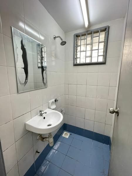 Rumah Flat untuk Dijual di Seroja - Shirley Ng - Bathroom - PropertyGuru.com.my