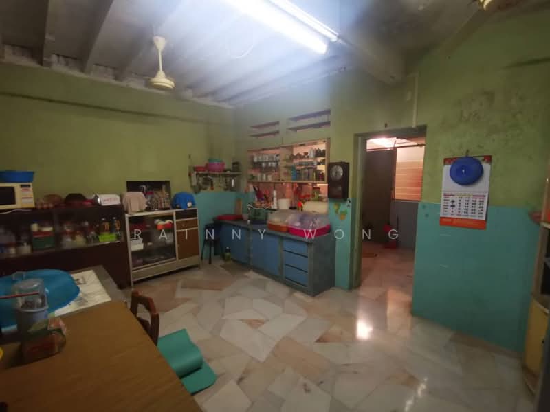 Semi-Detached House for Sale in Tanjung Tokong (Penang) - Rainny Wong - Kitchen - PropertyGuru.com.my
