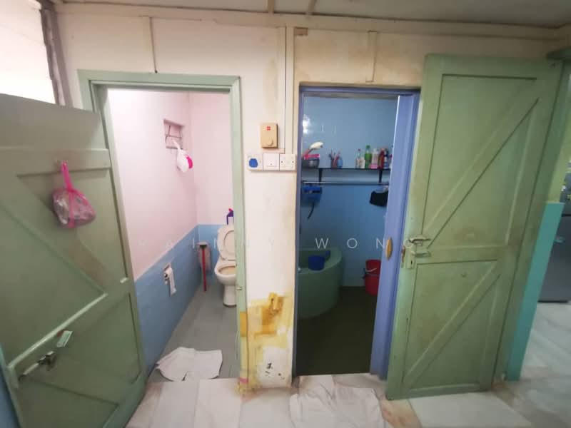 Semi-Detached House for Sale in Tanjung Tokong (Penang) - Rainny Wong - Bathroom - PropertyGuru.com.my