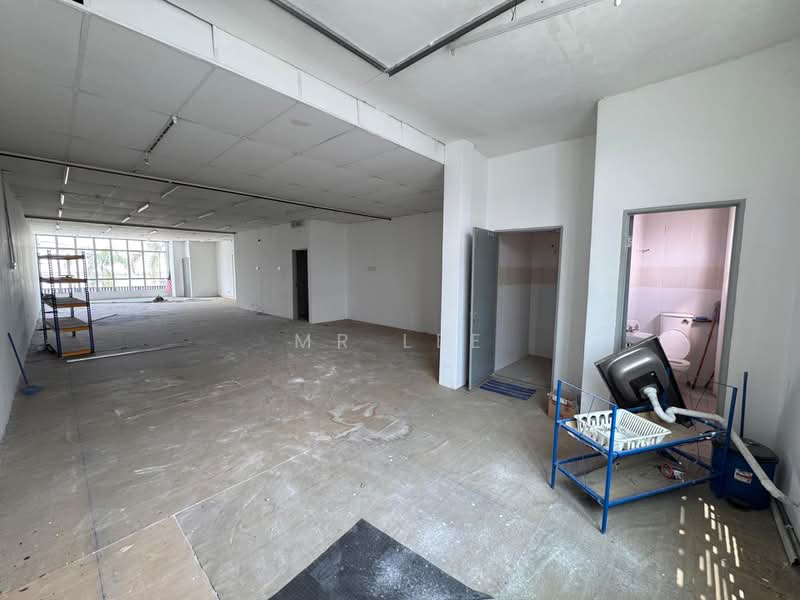 Shop / Office for Rent in Bercham (Ipoh) - Mr Lee - Bathroom - PropertyGuru.com.my